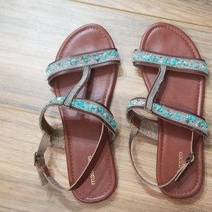 Maurices size 9 sandal